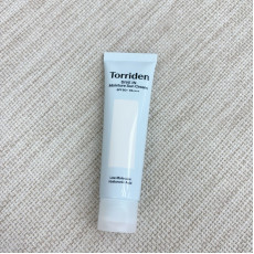 Torriden 透明質酸水潤保濕防曬霜60ml SPF 50+ PA++++