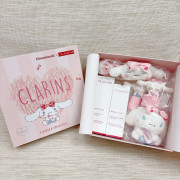 CLARINS x Cinnamoroll 透亮光感牛奶肌限定套裝​