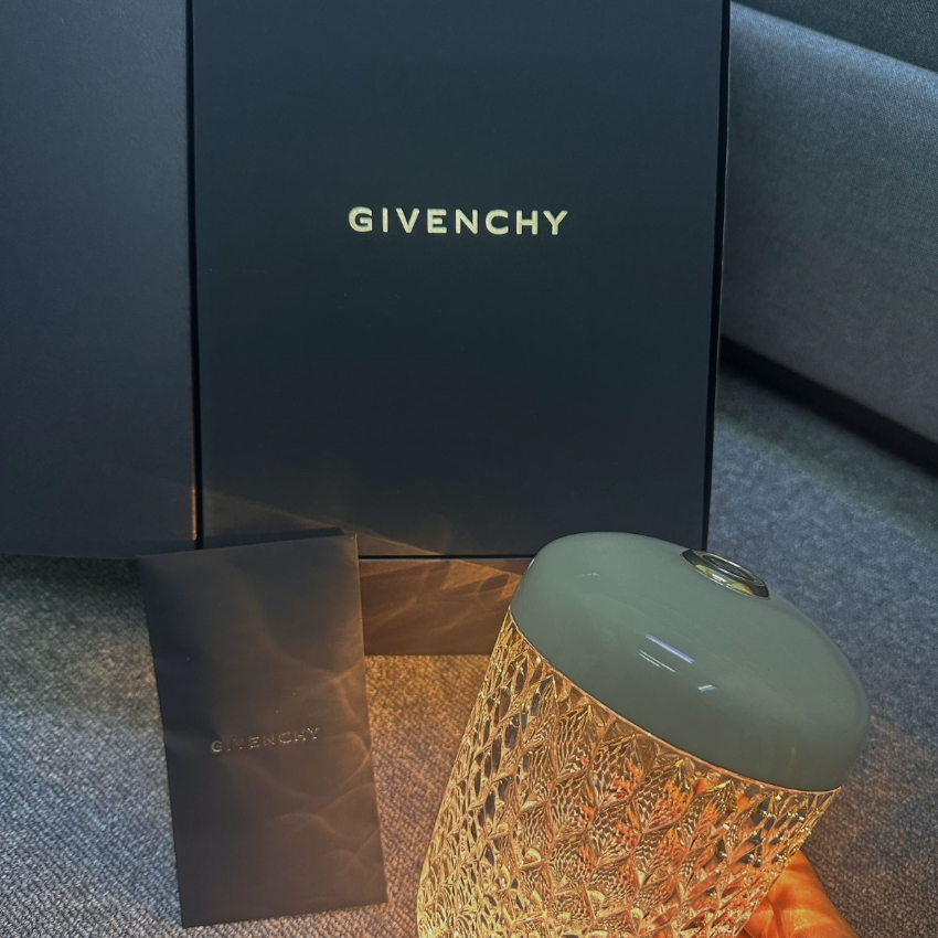 GIVENCHY專櫃贈品燈禮盒